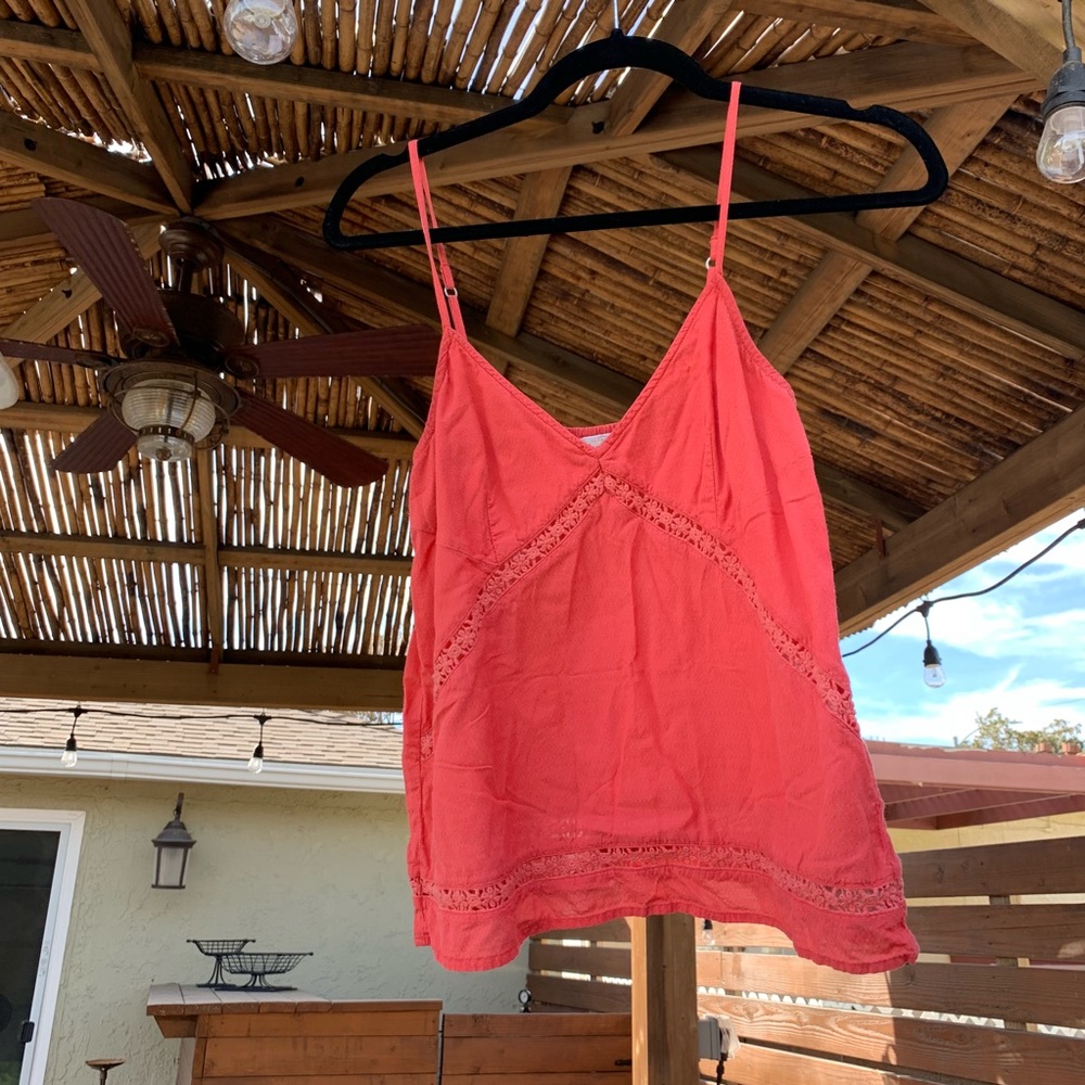 Lace pattern tank top